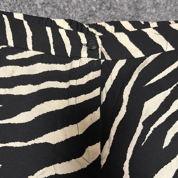 ✨NEW✨ Sincerely Jules size M zebra print trousers - Picture 2 of 6